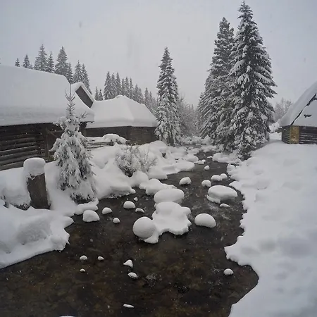 Hudec Apartament *